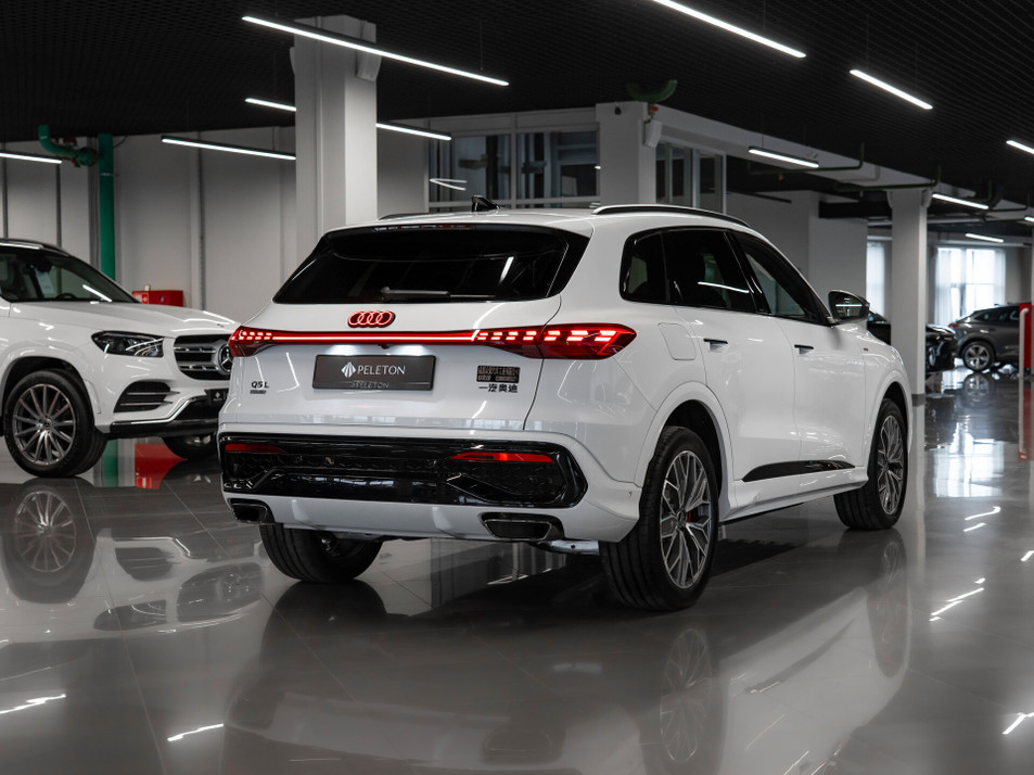 Автомобиль с пробегом Audi Q5 в городе Москва ДЦ - PANGO Центр PELETON