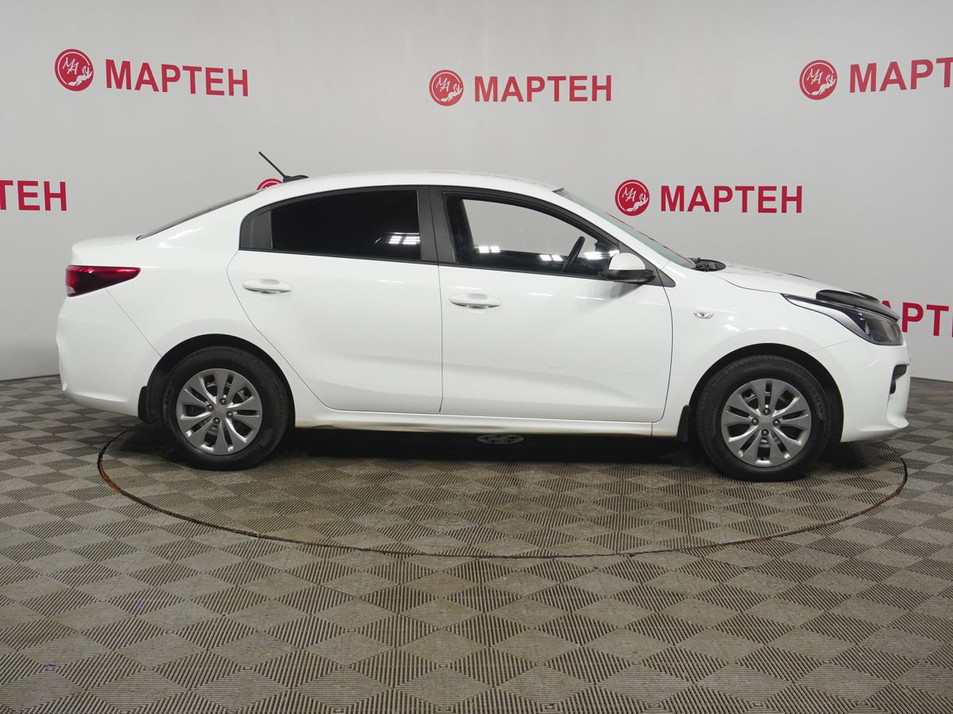 Автомобиль с пробегом Kia Rio в городе Вологда ДЦ - Мартен. Автомобили с пробегом