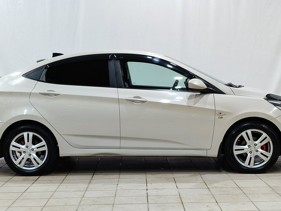 Автомобиль с пробегом Hyundai Solaris в городе Нижневартовск ДЦ - PANGO Центр Автоуниверсал Премиум